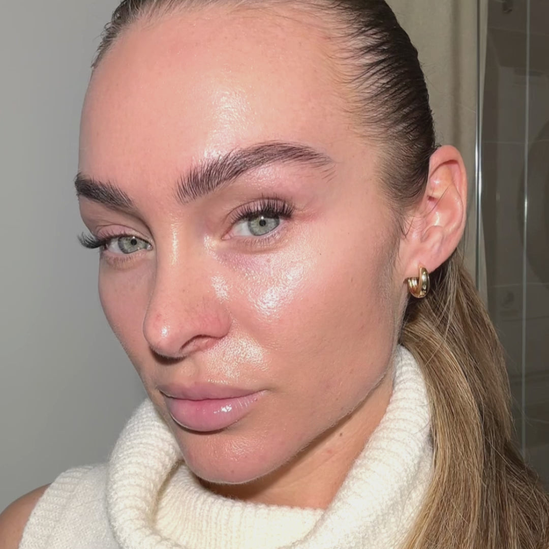 DRAMATIC LASH